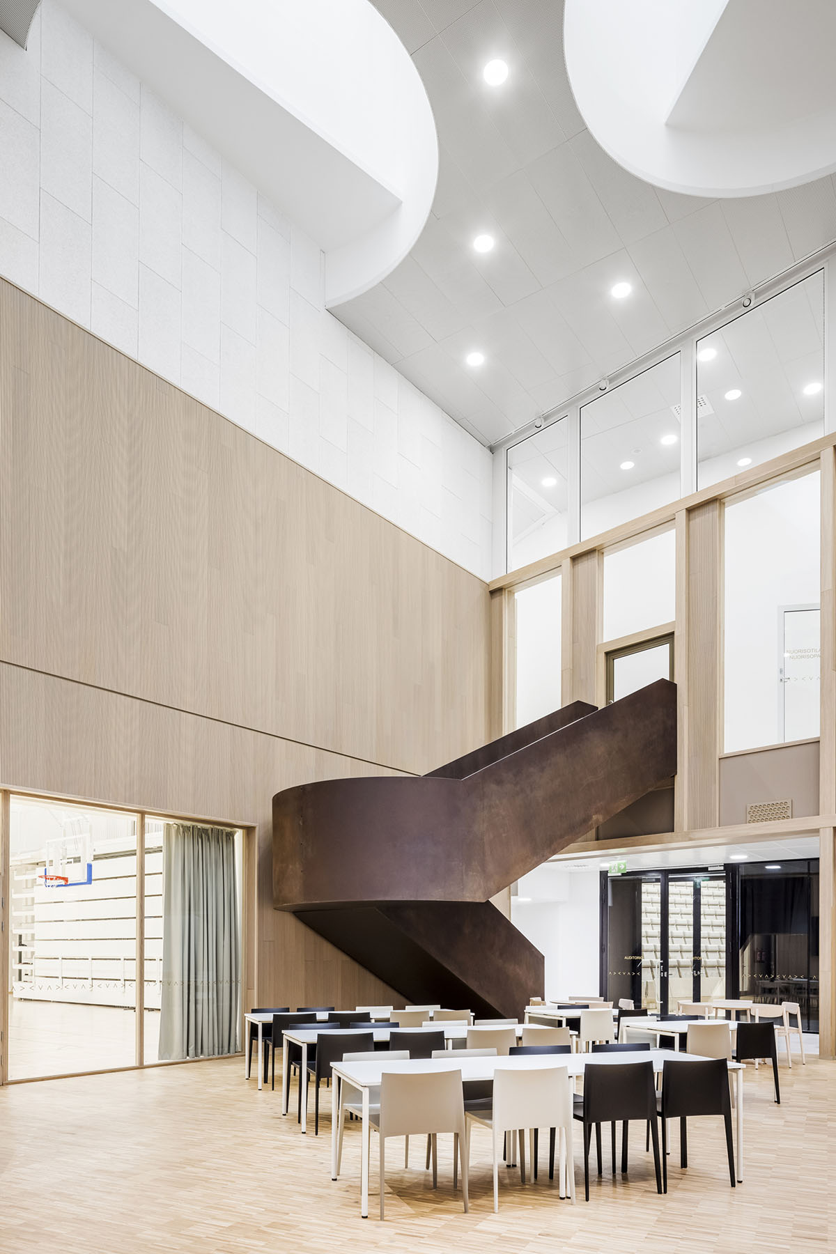 Lahdelma & Mahlamäki architects built school resembling