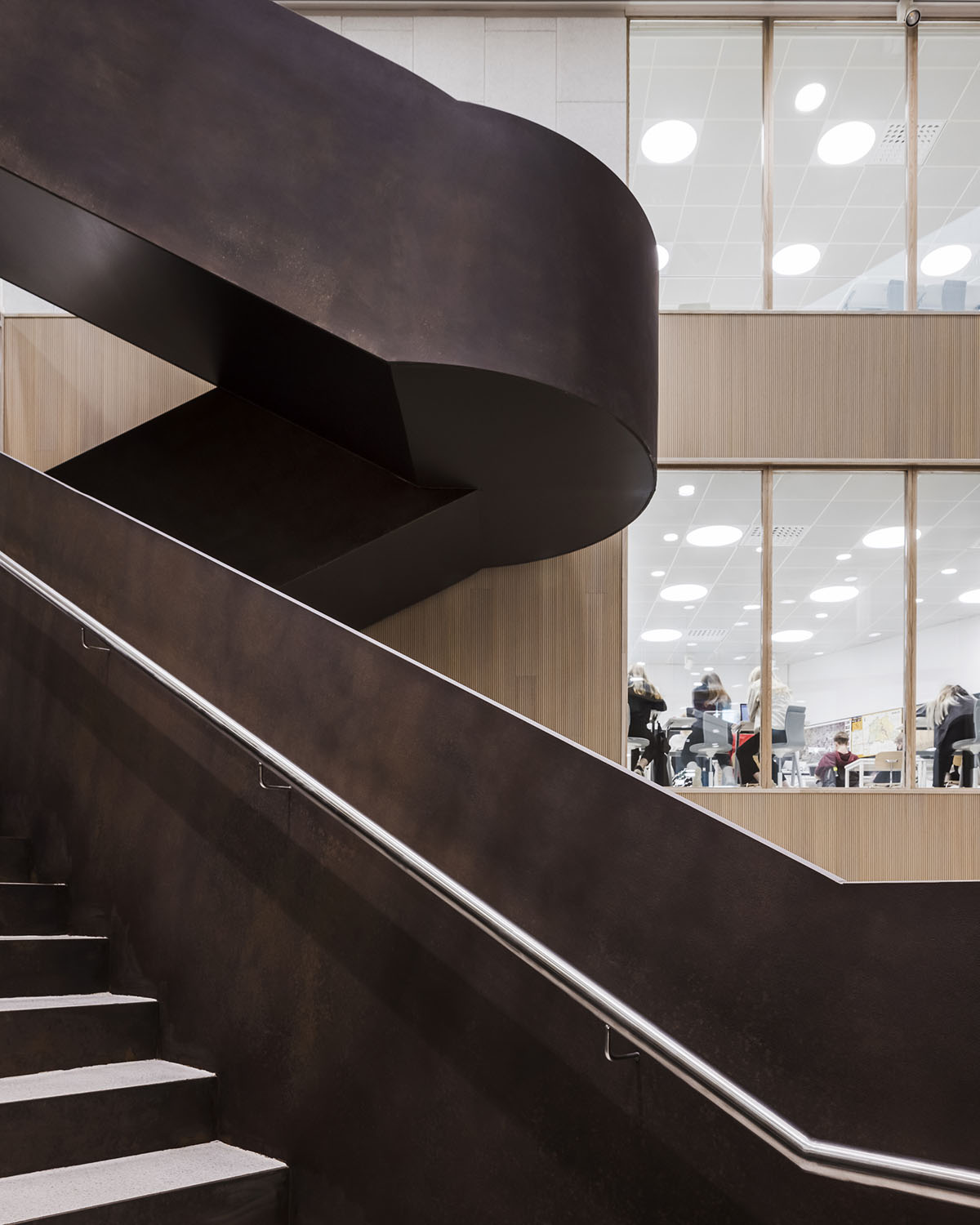 Lahdelma & Mahlamäki architects built school resembling