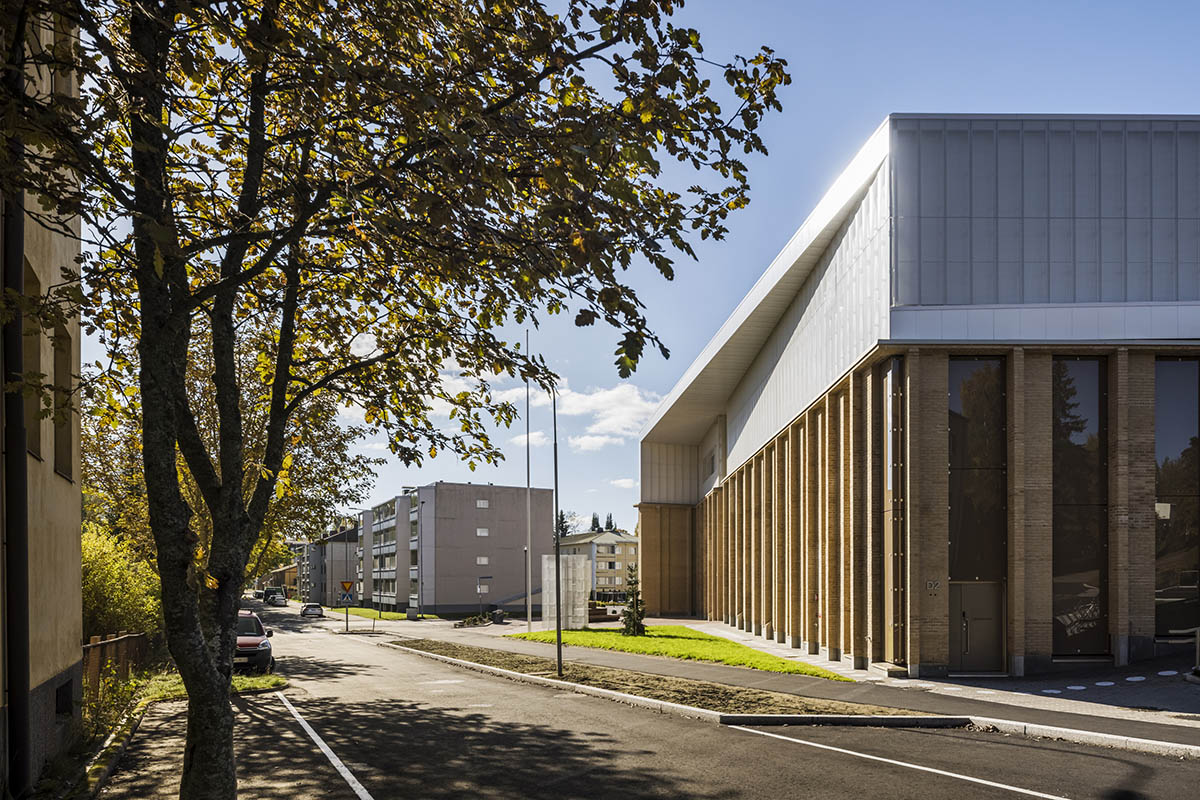 Lahdelma & Mahlamäki architects built school resembling