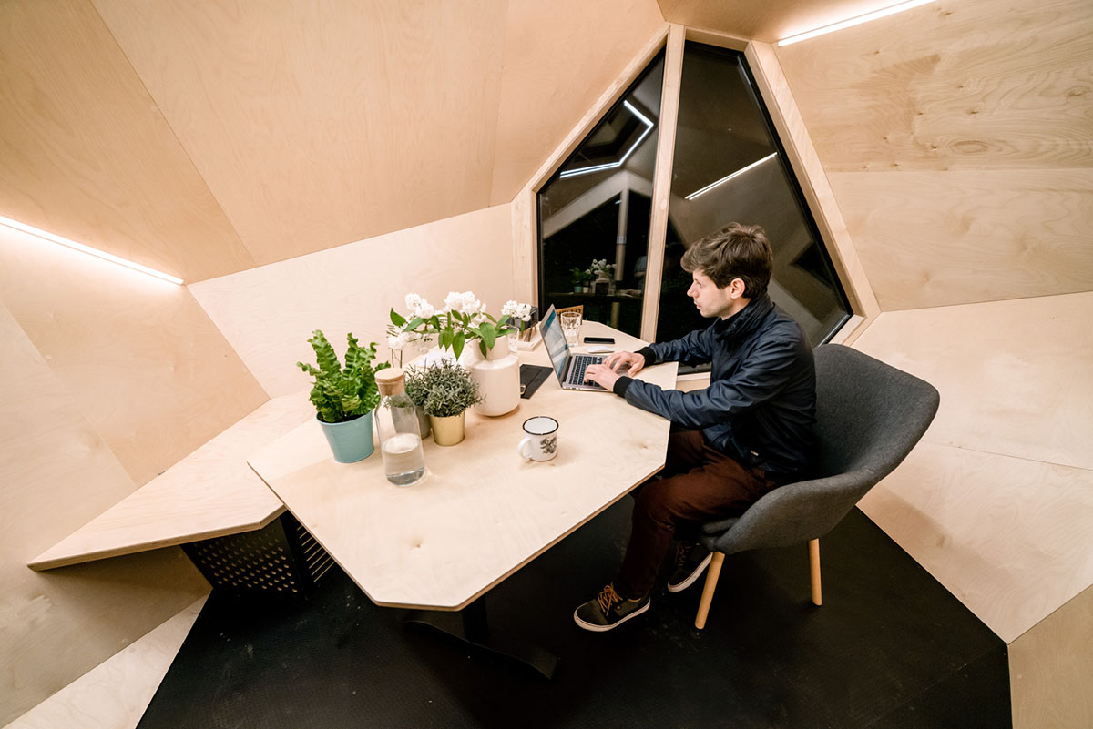 Workstation Cabin allows users to carry their work-life space into any other outdoor environment
