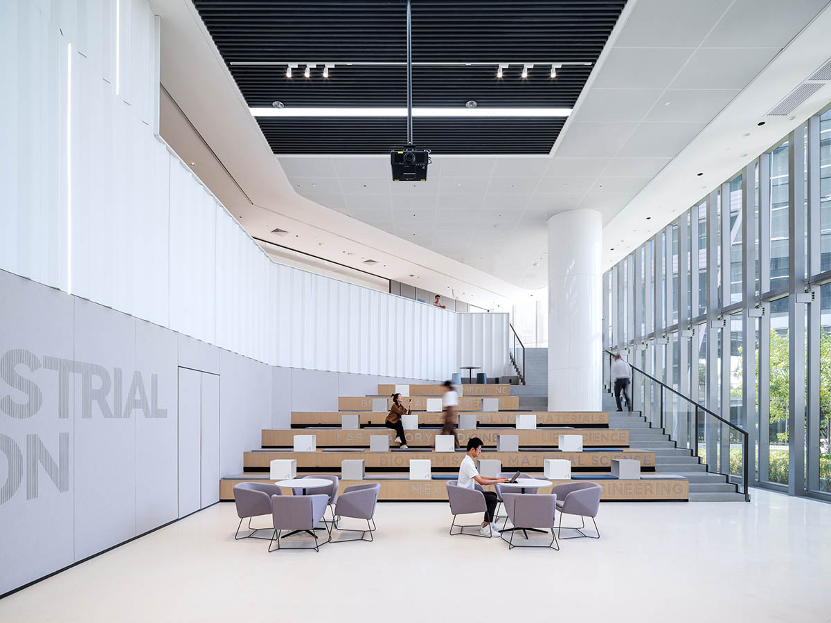 HENN completes X-shaped innovation center for high-performance medical devices in Guangzhou