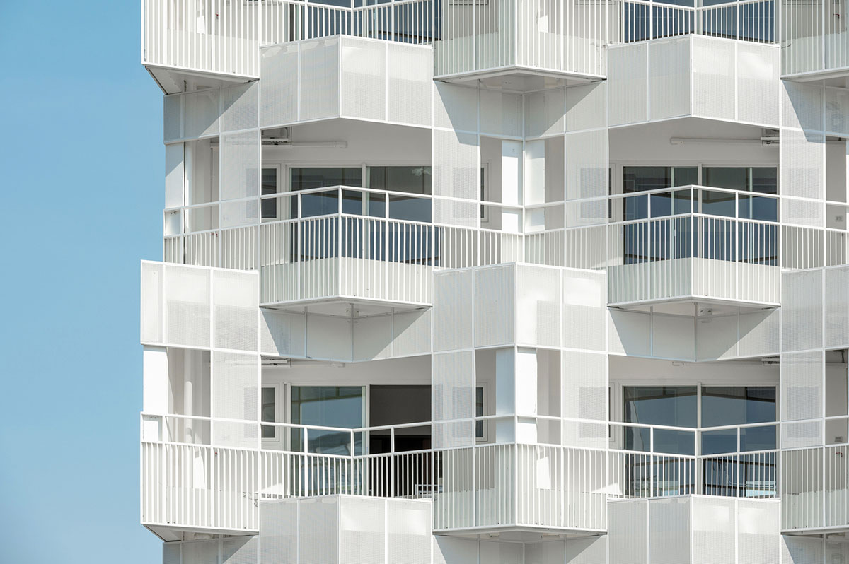 Plan Architect designs dormitory building with zigzag balconies ensuring more sunlight in Thailand