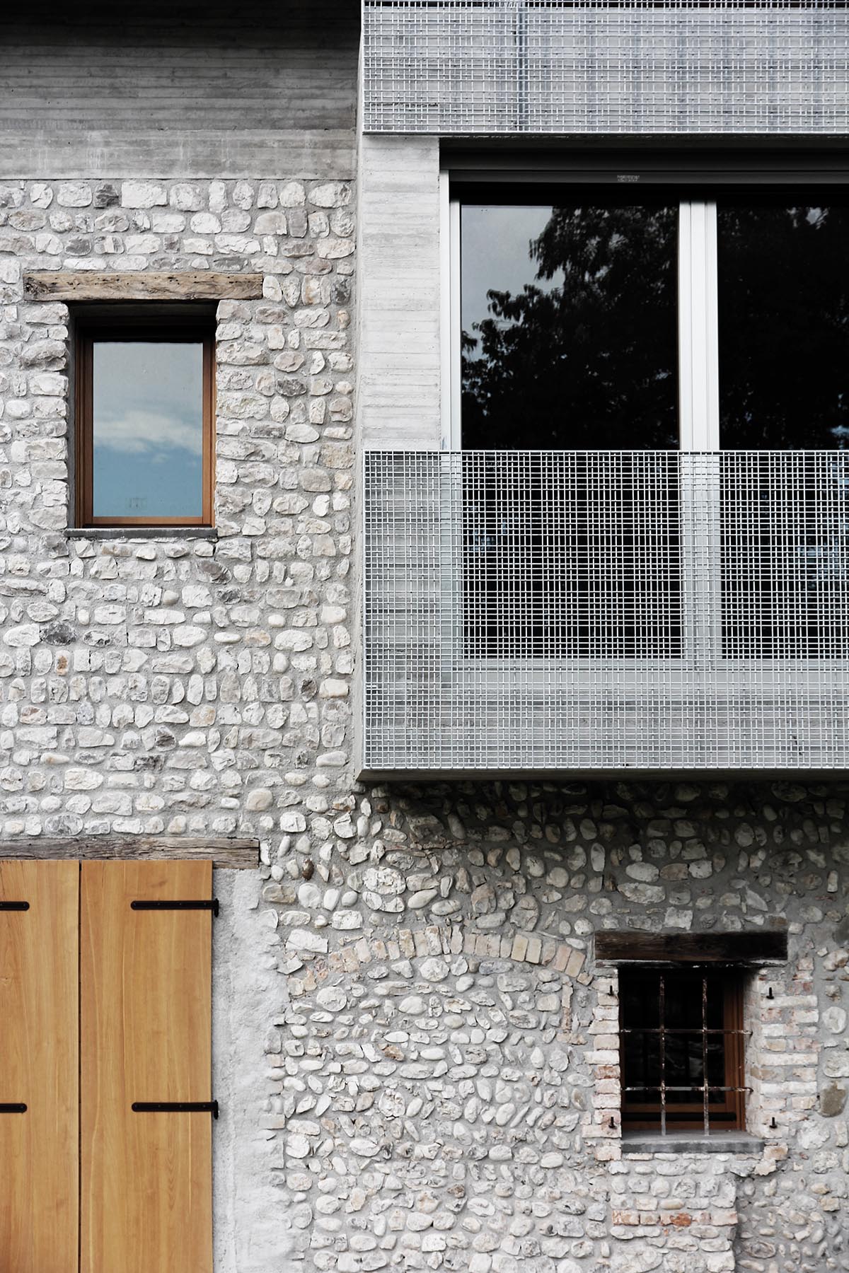 ElasticoSPA reinterprets traditional Italian houses with new construction techniques