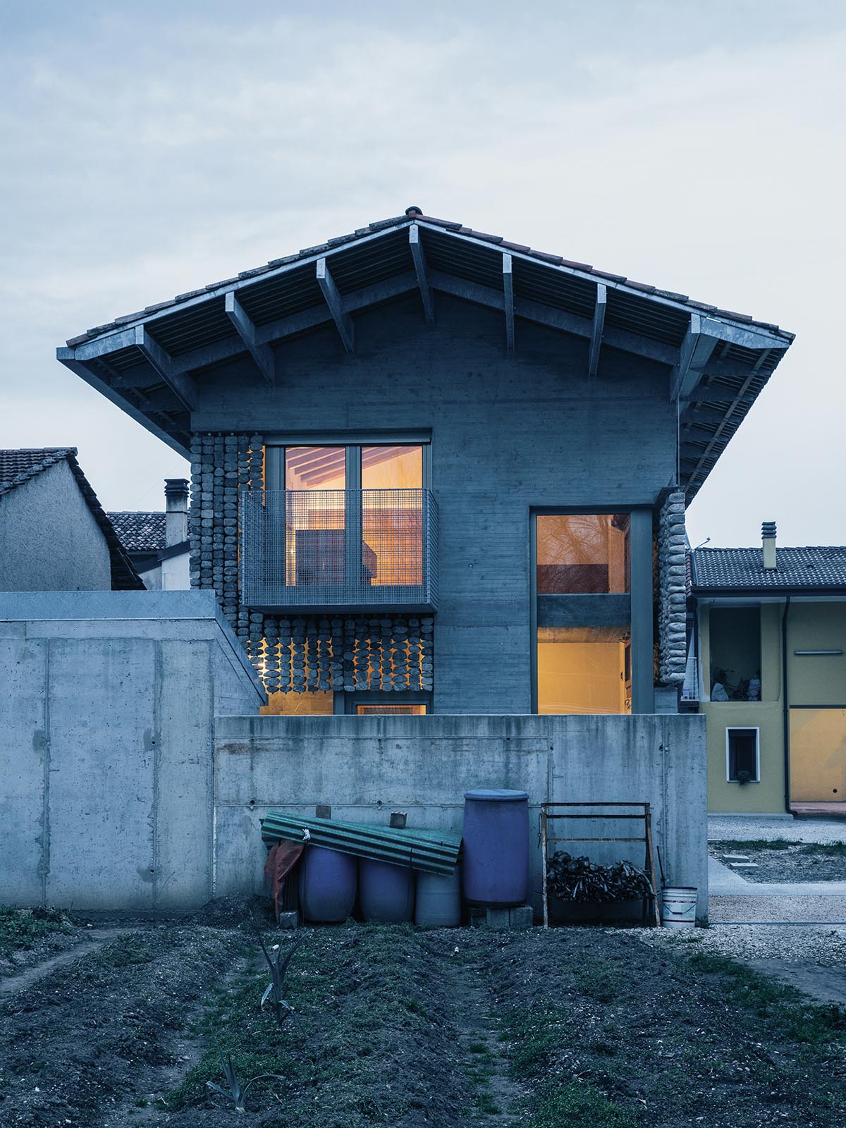 ElasticoSPA reinterprets traditional Italian houses with new construction techniques