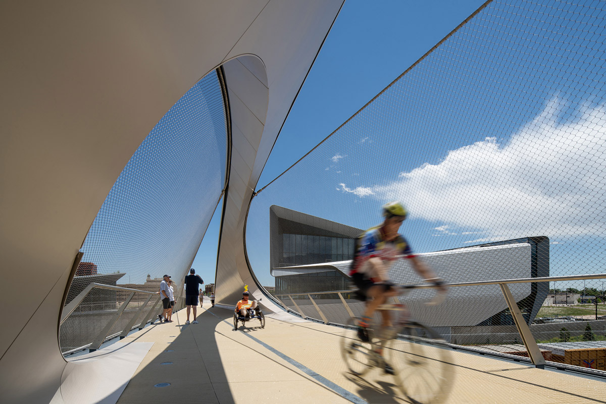 Diller Scofidio + Renfro completes 250-foot curved steel Park Union Bridge bridge in Colorado