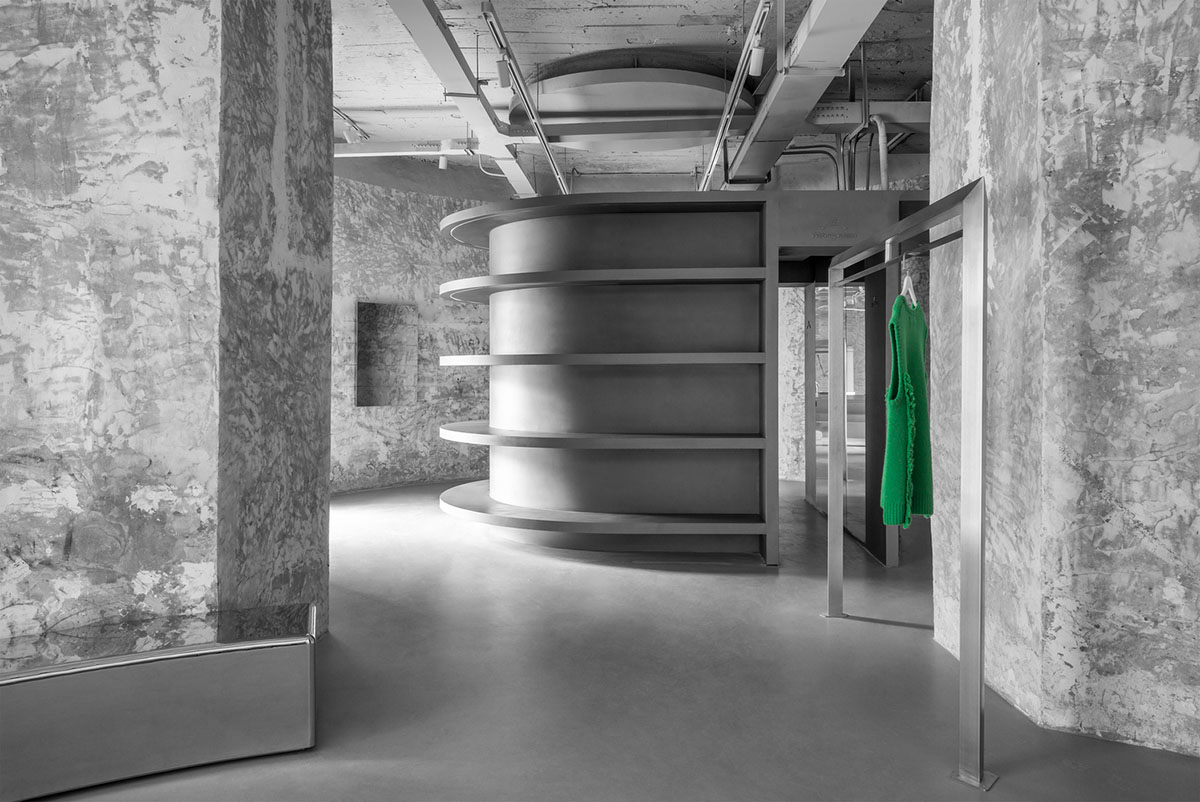 JIANGJIE DESIGN converts cylindrical cement plant into a fashion store in Hangzhou