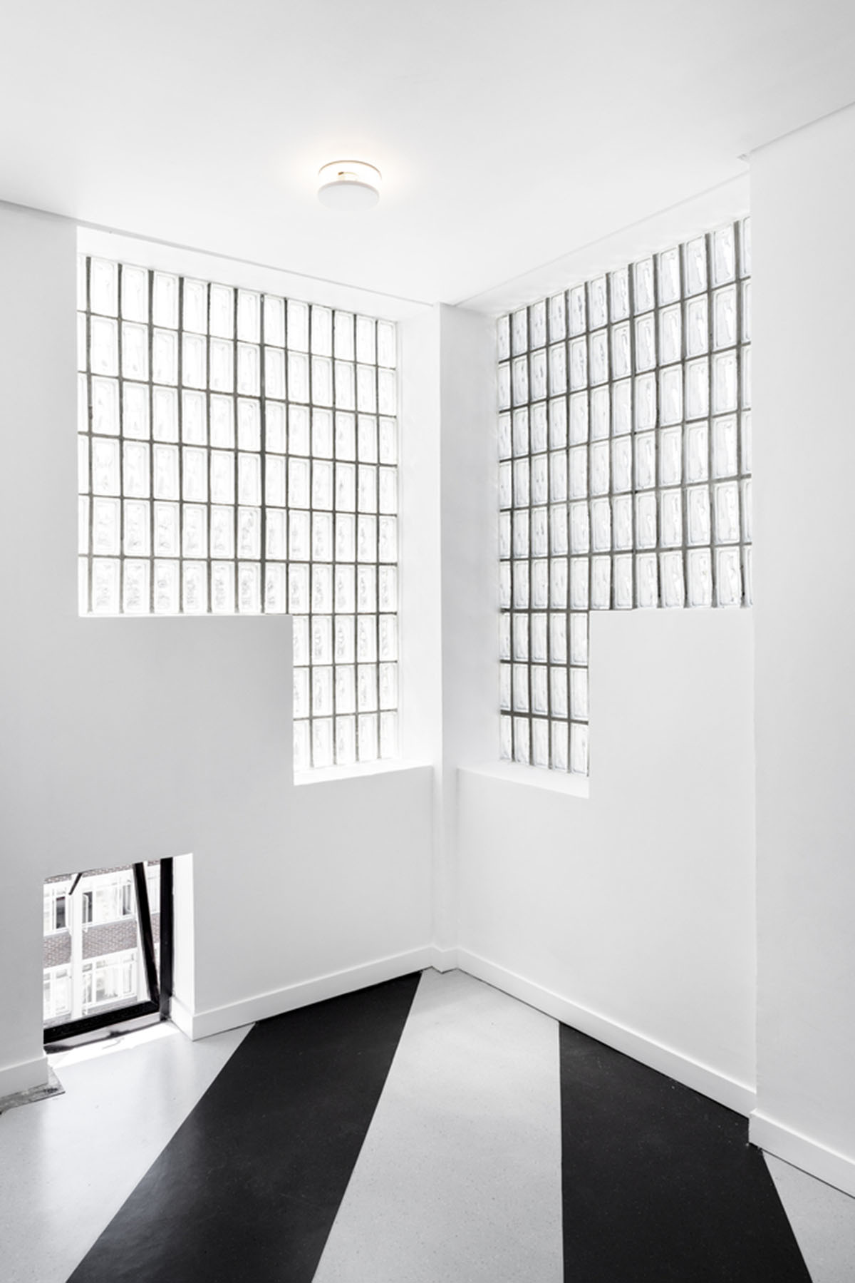 Two Five Five Architects adds protruding bright pink marshmallow balconies to apartment in Cape Town