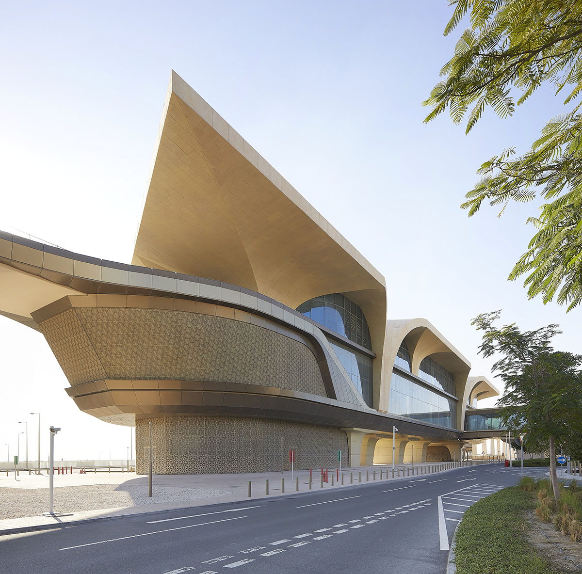 UNStudio completes the first 37 stations referencing to old Qatari architecture on Doha Metro Network