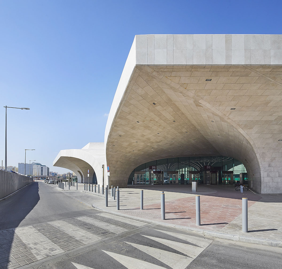 UNStudio completes the first 37 stations referencing to old Qatari architecture on Doha Metro Network