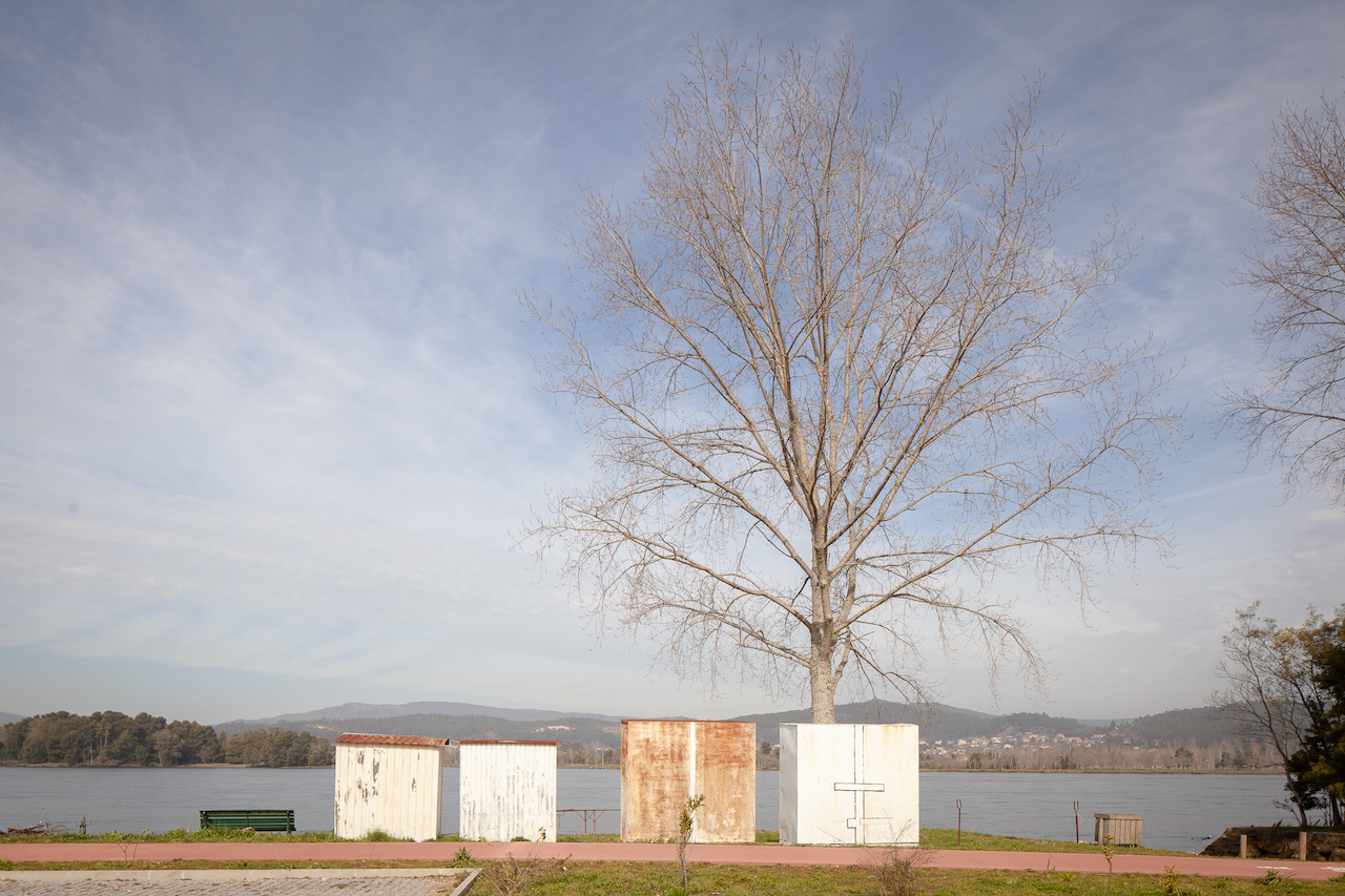 ABRIGO: A Sheltering Space Fosters A Dialogue With Its Surroundings