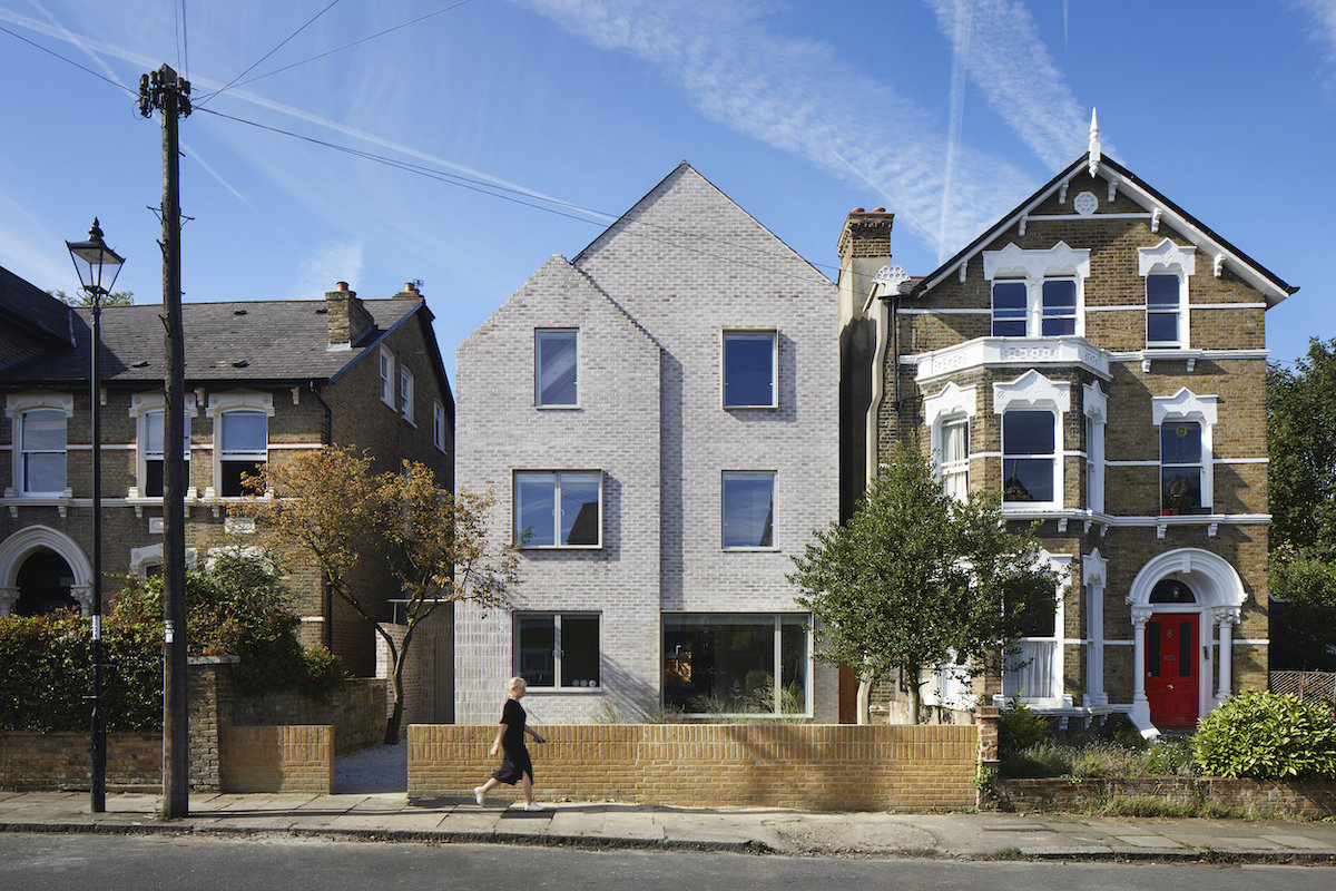 House-within-a House: A Renovation by Alma-nac in London