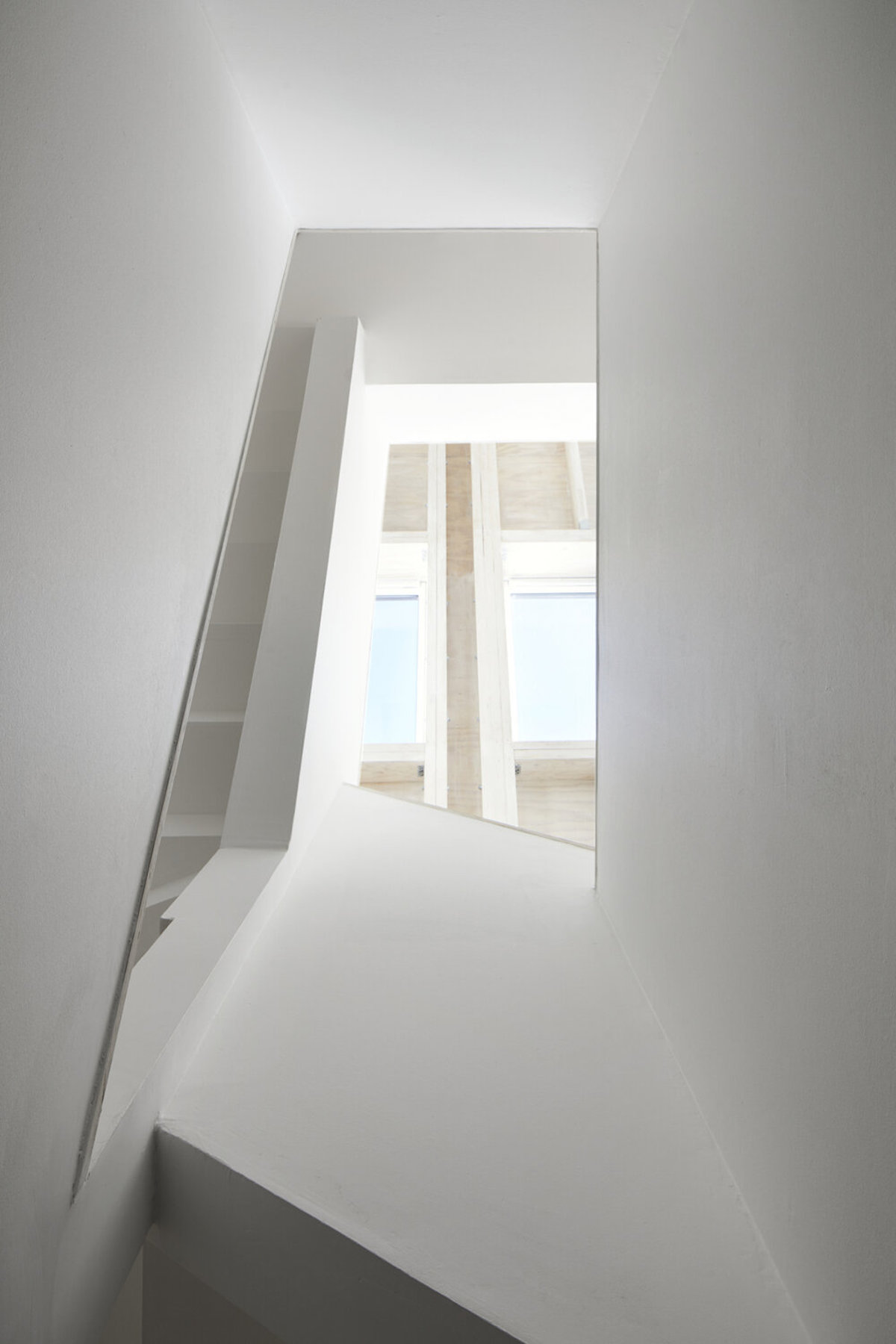 House-within-a House: A Renovation by Alma-nac in London