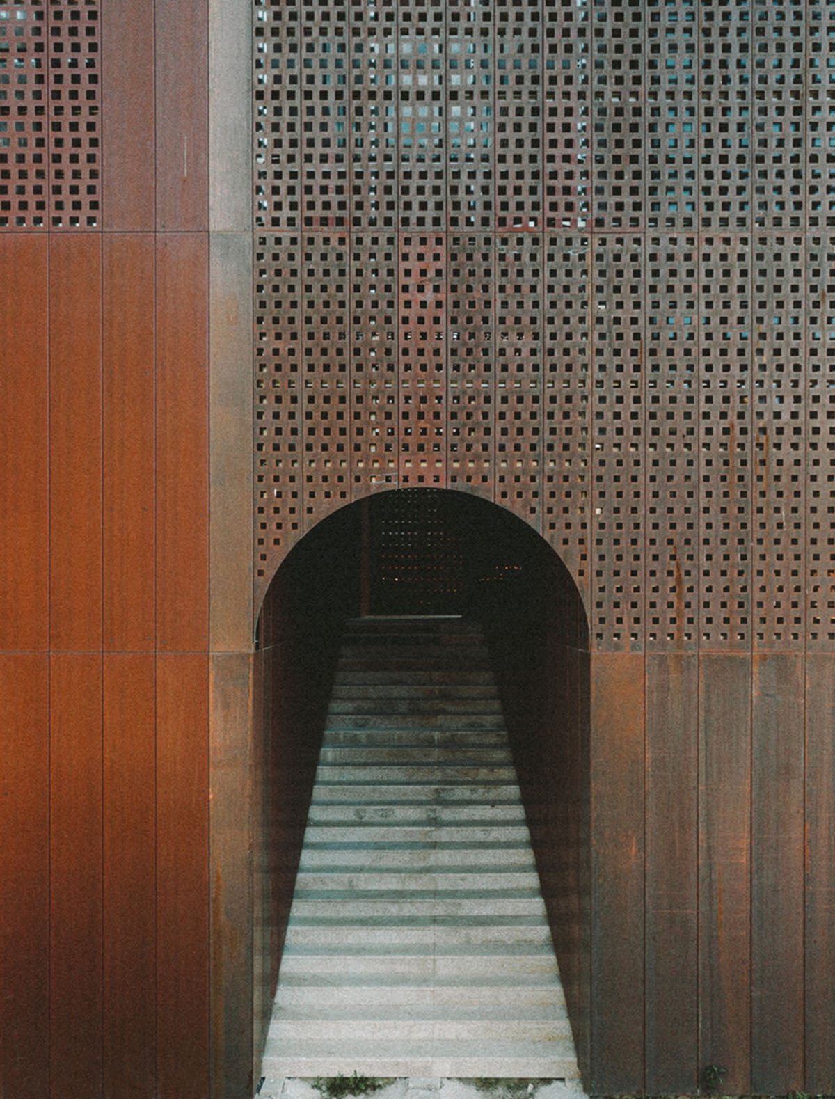 Amelia Tavella Architectes extends historic convent with copper structure in France