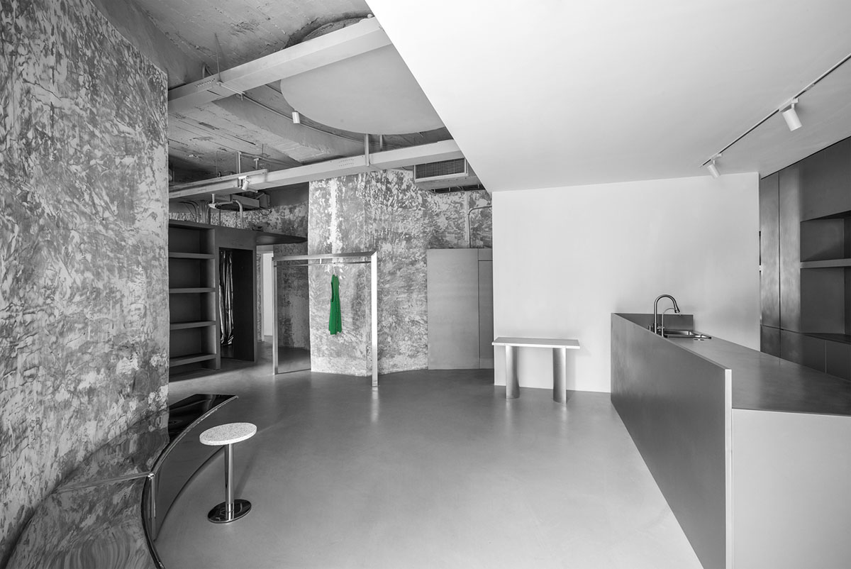 JIANGJIE DESIGN converts cylindrical cement plant into a fashion store in Hangzhou