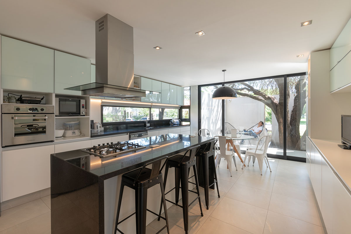 IASE Arquitectos completes Nagus House in Córdoba