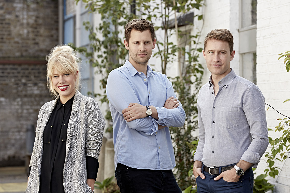 IF_DO desings Dulwich Pavilion made of multipartite timber fragments and movable mirrored screens