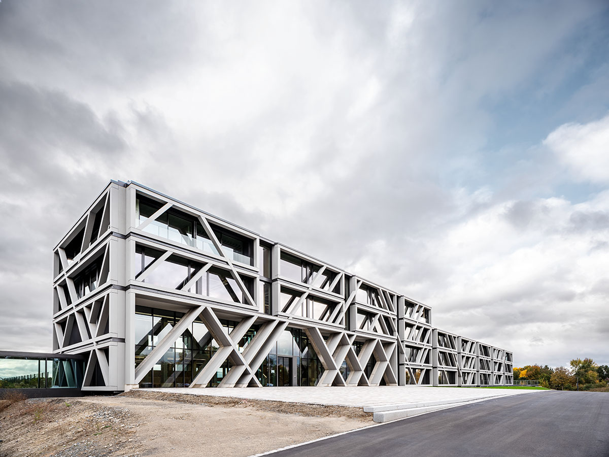 J. Mayer H wraps IGZ campus with concrete skeleton structure in Germany