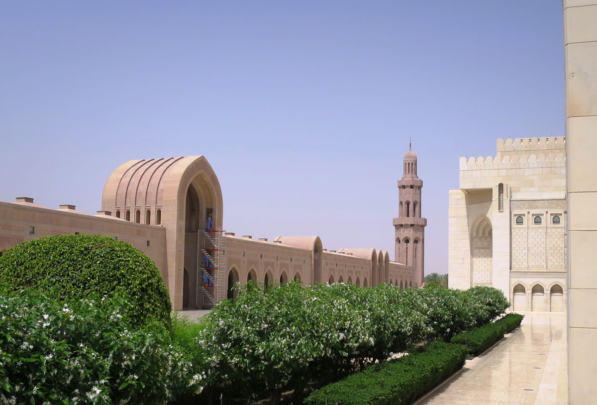 Sultan Qaboos Grand Mosque, Muscat: An Iconic Architectural Wonder