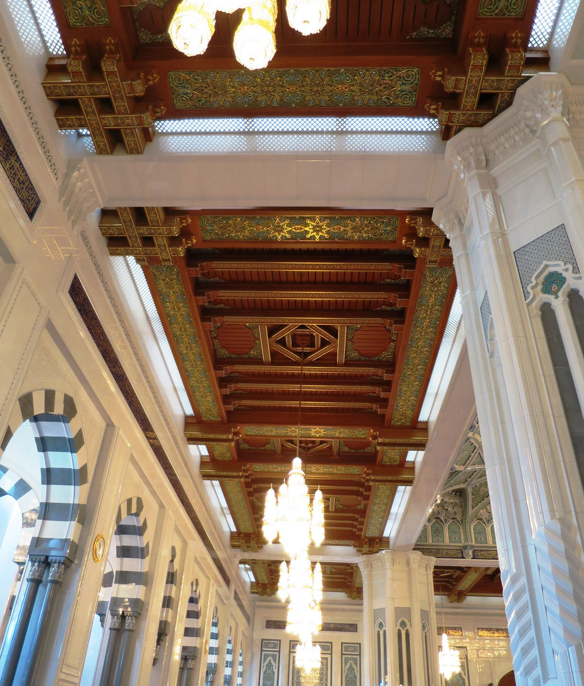 Sultan Qaboos Grand Mosque, Muscat: An Iconic Architectural Wonder
