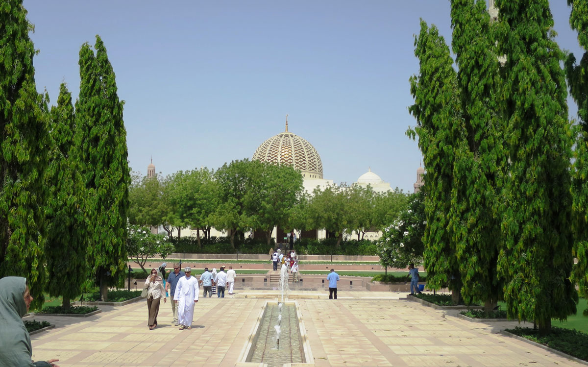 Sultan Qaboos Grand Mosque, Muscat: An Iconic Architectural Wonder
