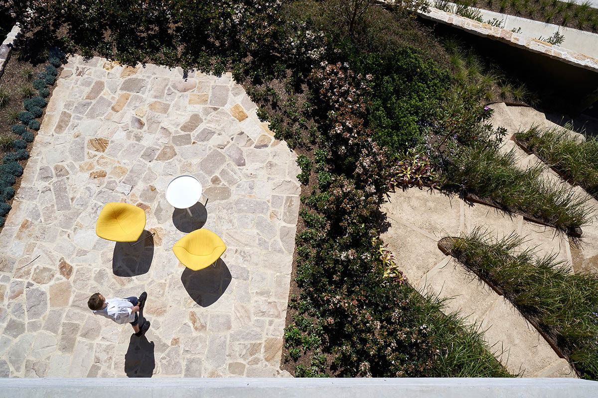 Luigi Rosselli Architects' Book House features shifted concrete slabs overlooking Sydney harbour
