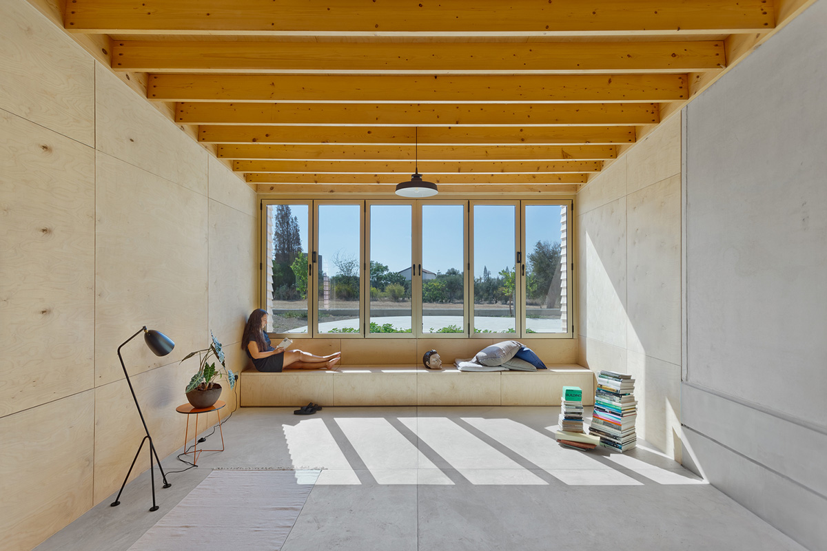 Koulas Residence in Cyprus refers to Koulas' medieval watchtowers with its vertical compact volume