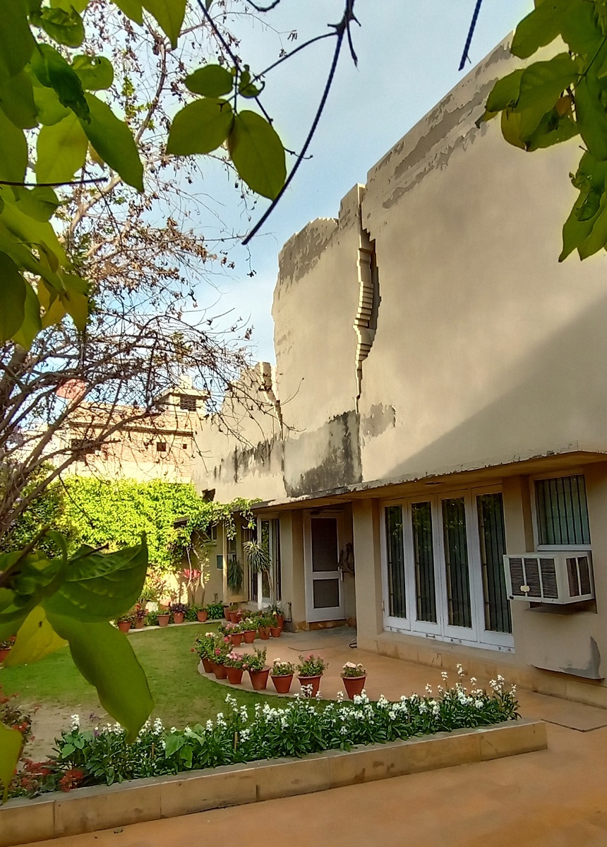 Form Follows Sun, Space & Verdure: Architect Dalbir Singh's Own House At Amritsar