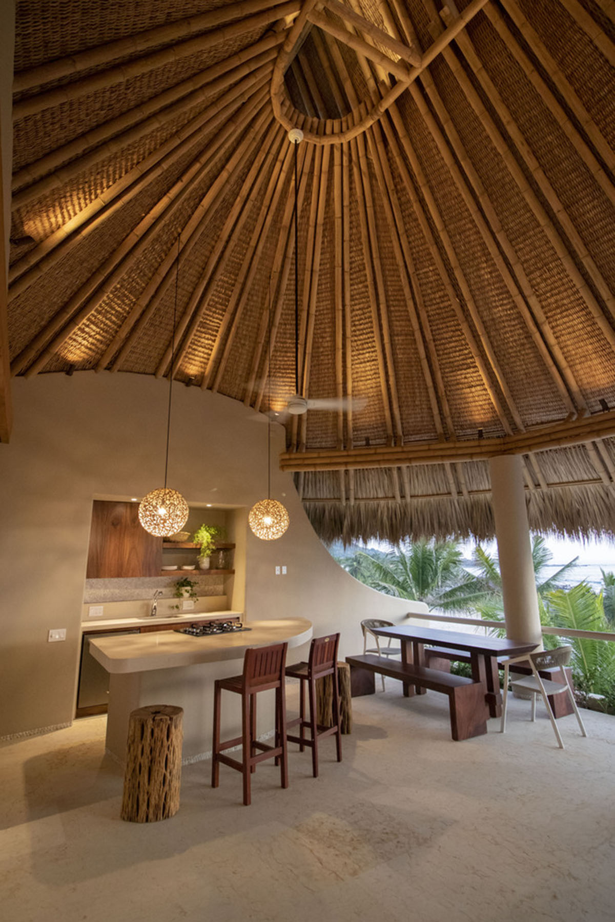 Zozaya Arquitectos built beachfront residences creating sculpted details in surf villa of Troncones