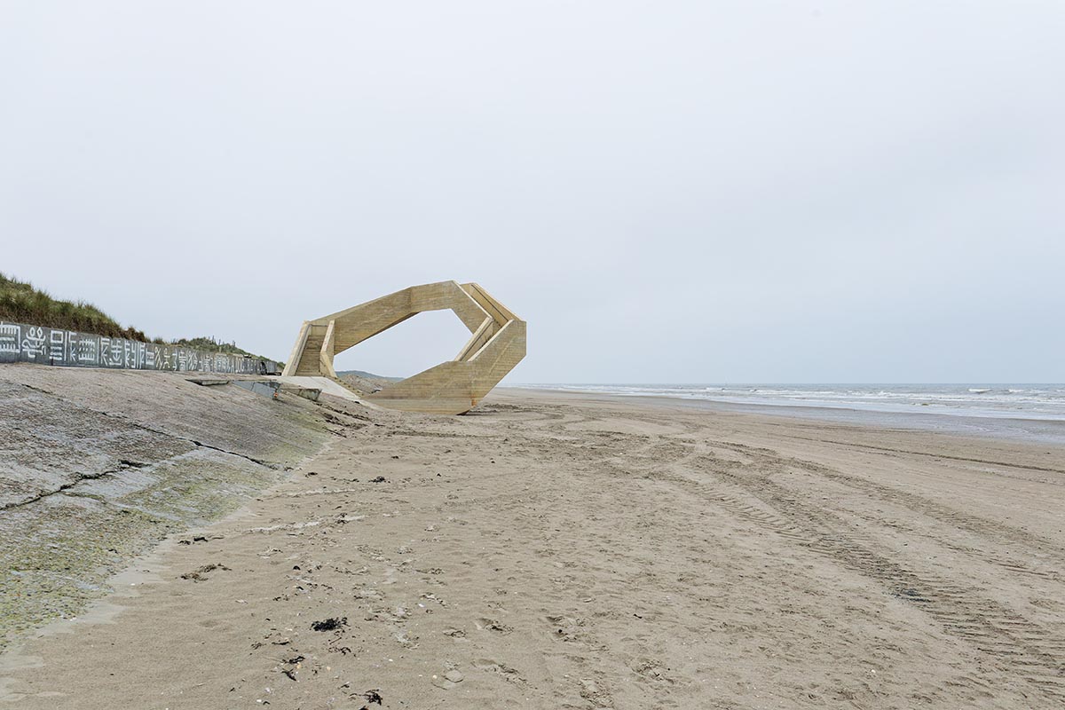 Studio Moto built a dynamic, striking, and ring-shaped observation tower on Belgian dunes