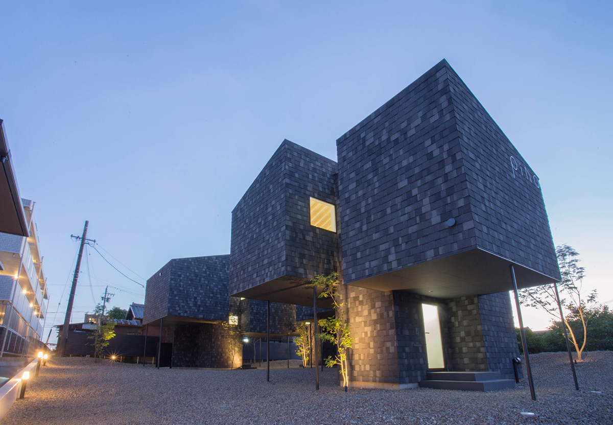 1-1 Architects built modular and floating apartment with slender pillars to have minimum footprint