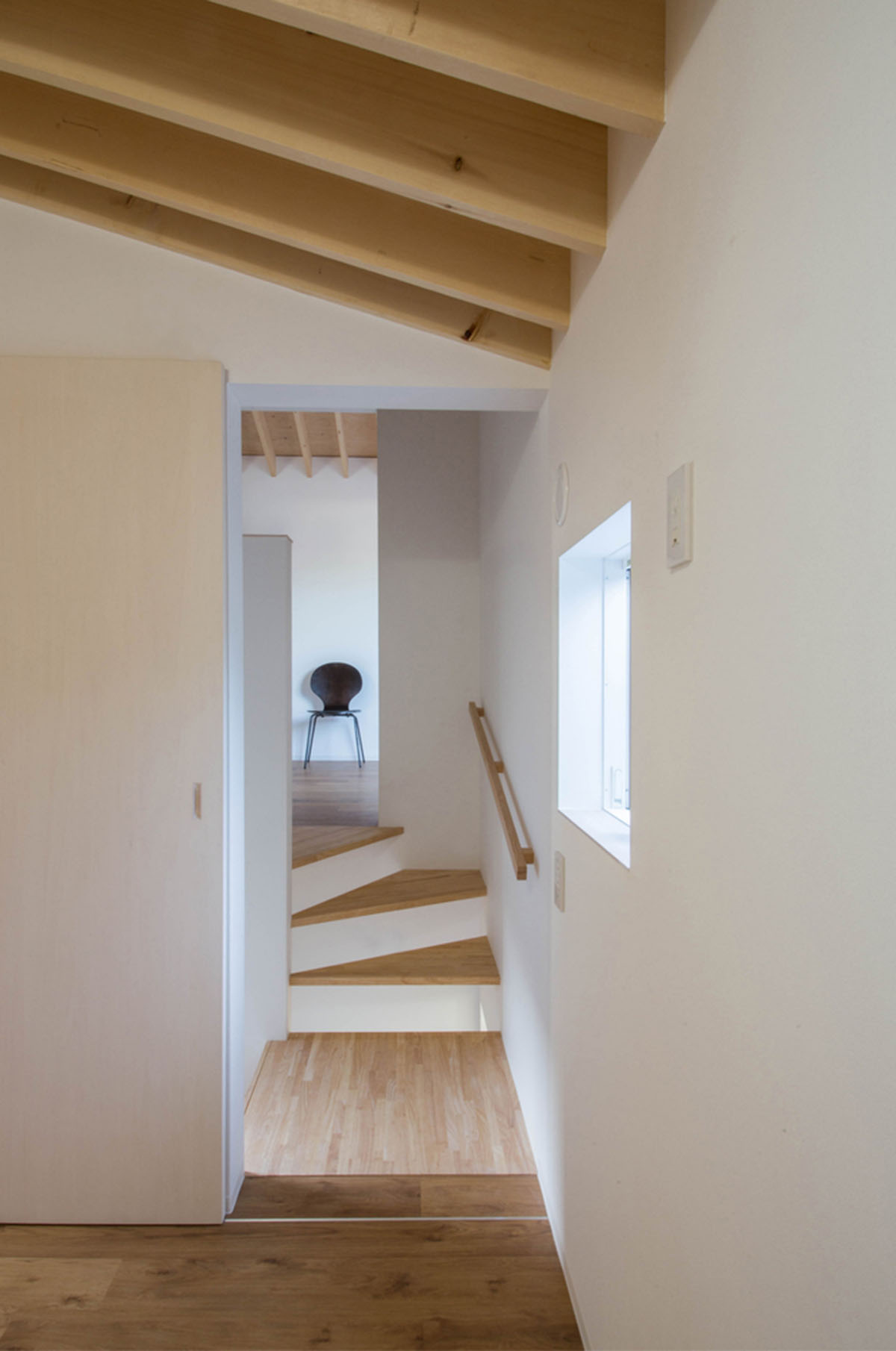 1-1 Architects built modular and floating apartment with slender pillars to have minimum footprint