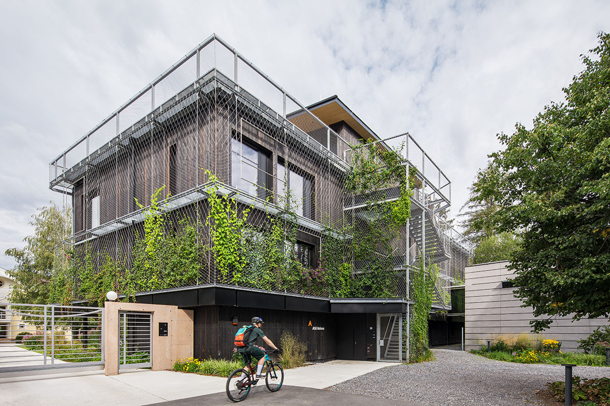 Snøhetta completes ASI Reisen's headquarters wrapped by 