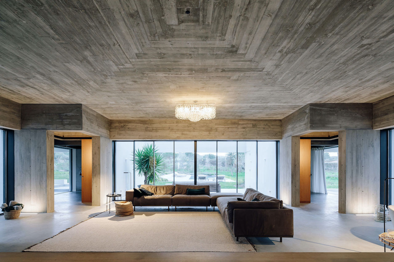 Casa Meco: Concrete Geometry in a Holiday Home