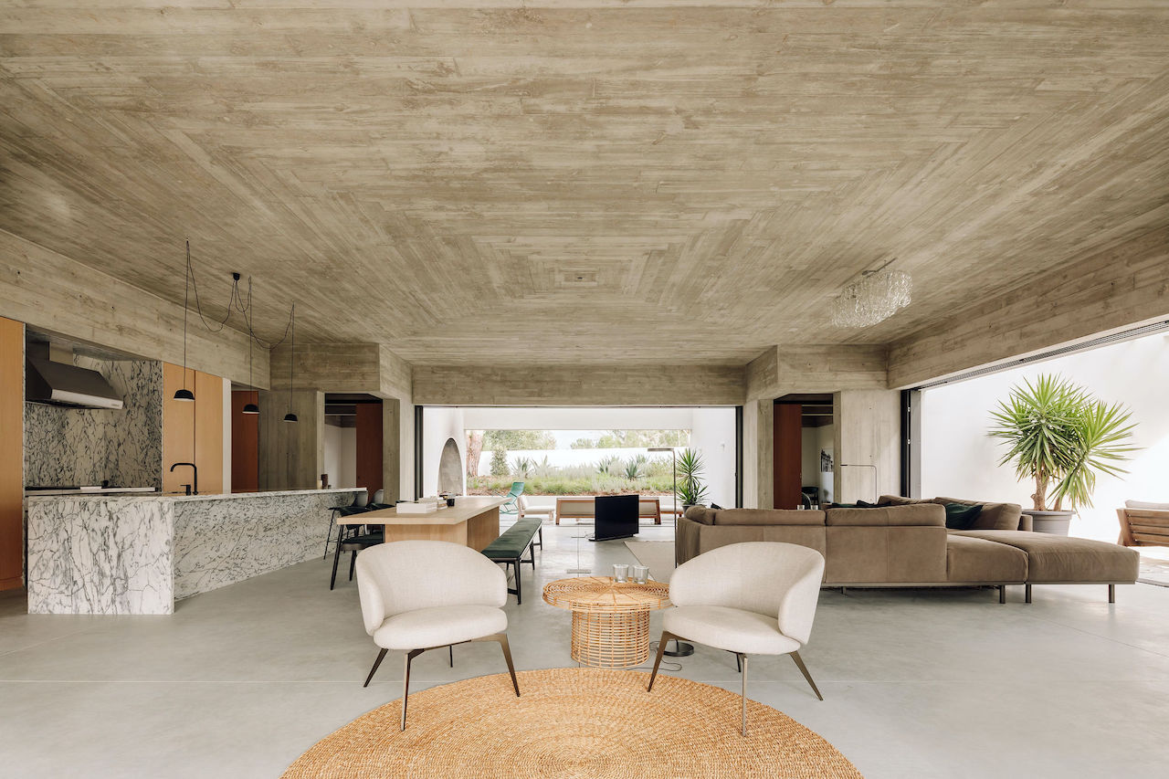 Casa Meco: Concrete Geometry in a Holiday Home