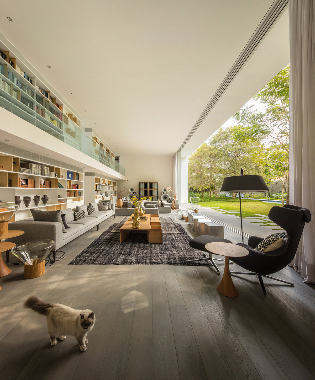 Studio MK27 expands Gama Issa house in São Paulo