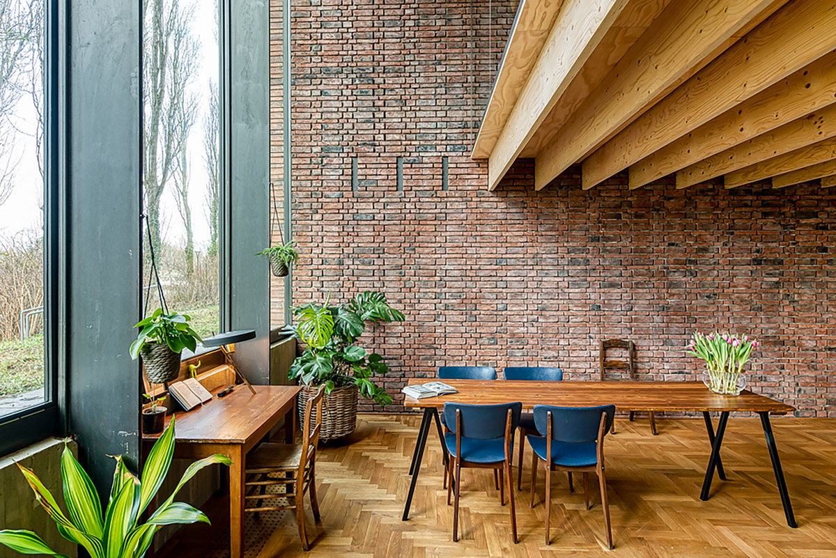 AST 77 Architecten built this private house with 