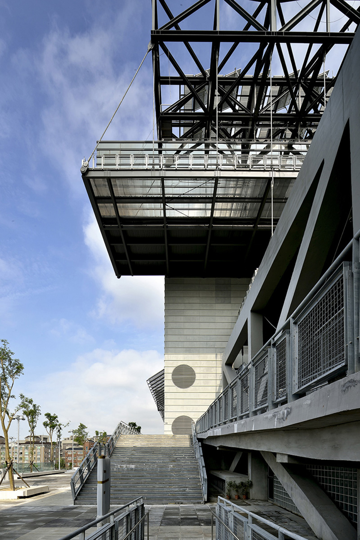 Chien Architects creates a sport machine for Taipei City