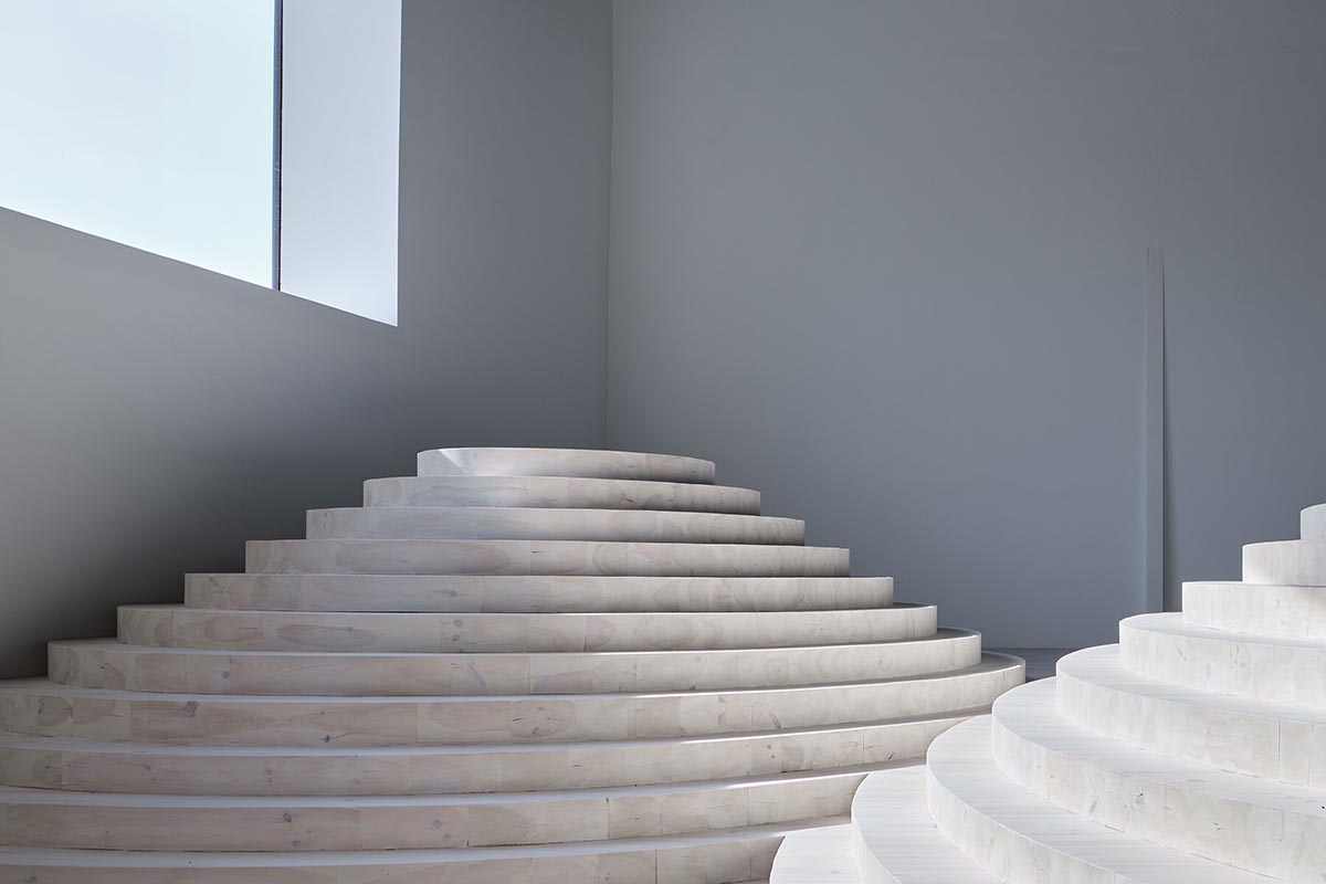 Jakub Jano&scaron;&iacute;k completes Jano&scaron;&iacute;k Headquarters and Showroom in the Czech Republic