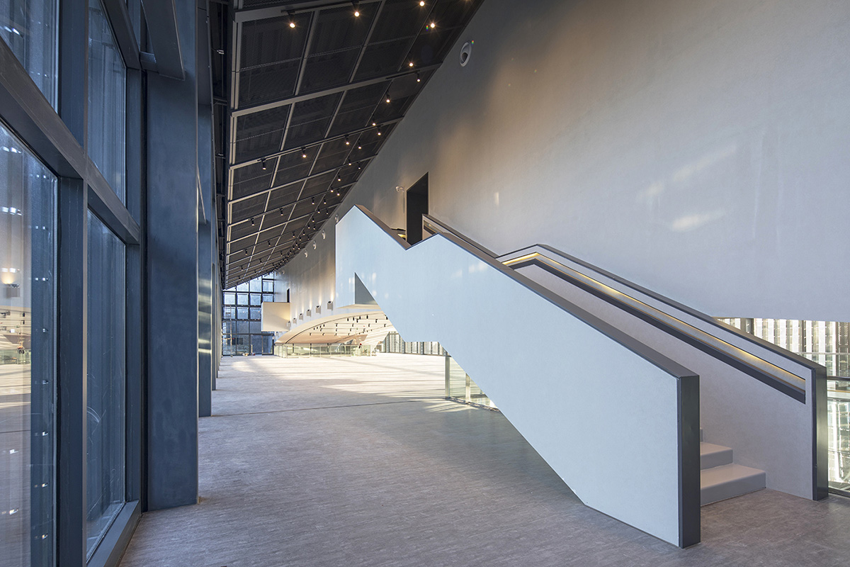 Atelier FCJZ transforms former pedestrian bridge into a bridged art museum in China