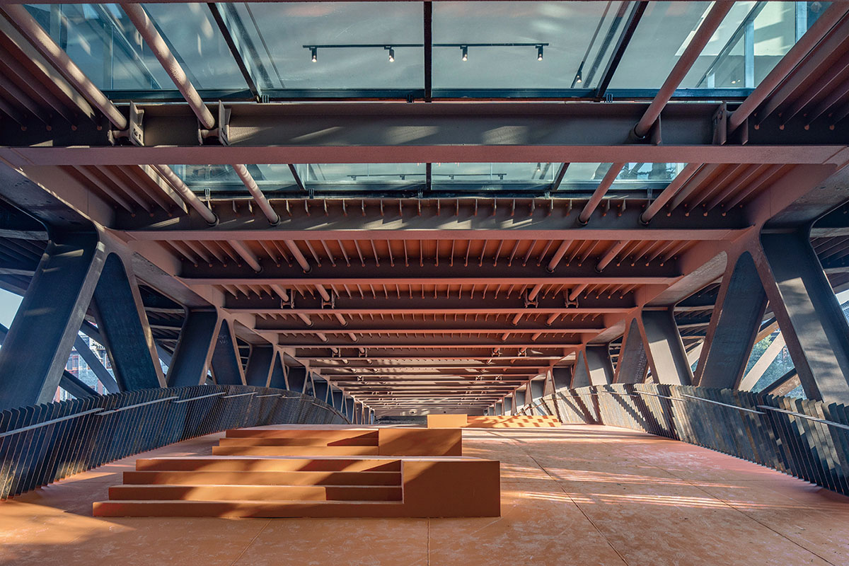 Atelier FCJZ transforms former pedestrian bridge into a bridged art museum in China
