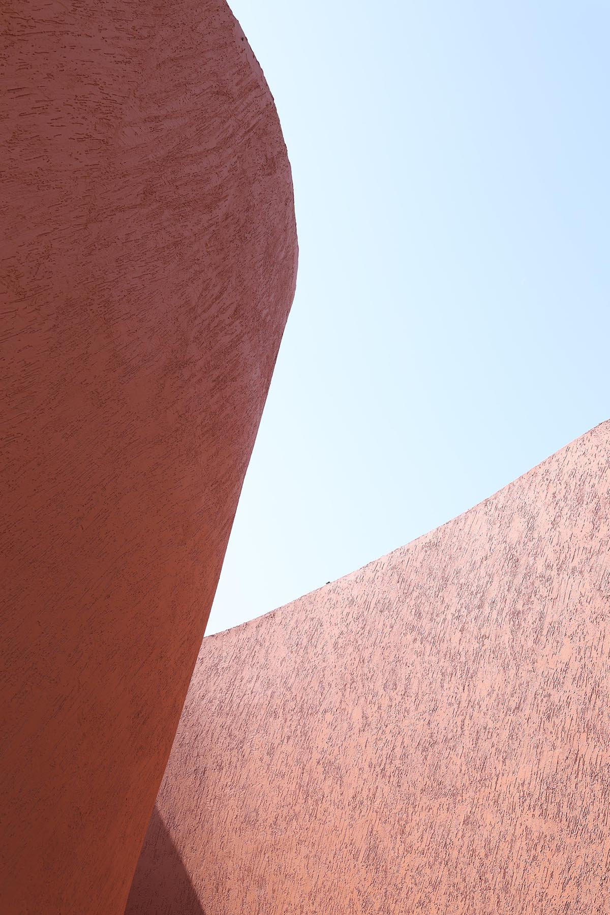 sP+a completes India's new arts centre, Hampi Art Labs, with sinuous concrete volume