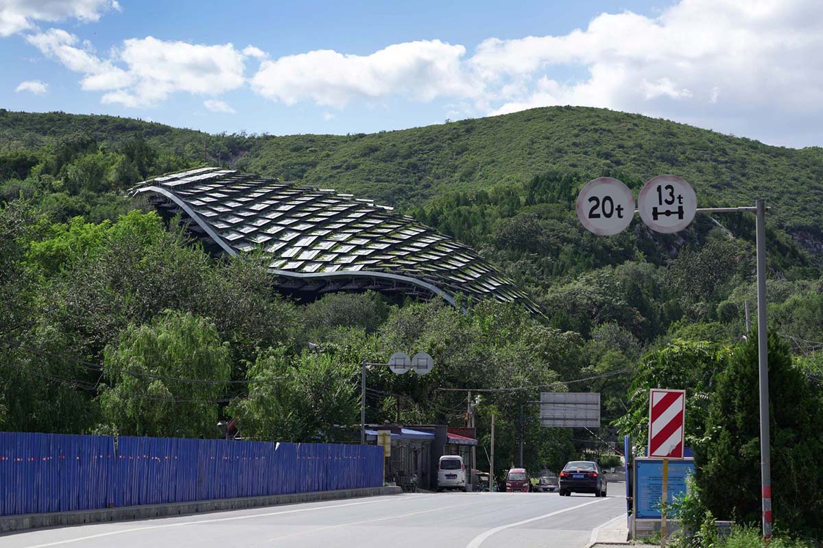 THAD's undulating prefabricated shell protects archaeological site of Peking Man cave in China