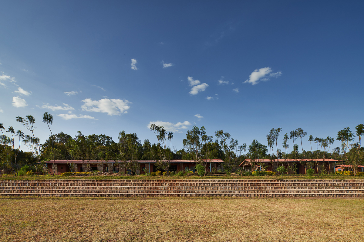 Ethiopian campus by StudioBenaim is dedicated to street children and features local elements