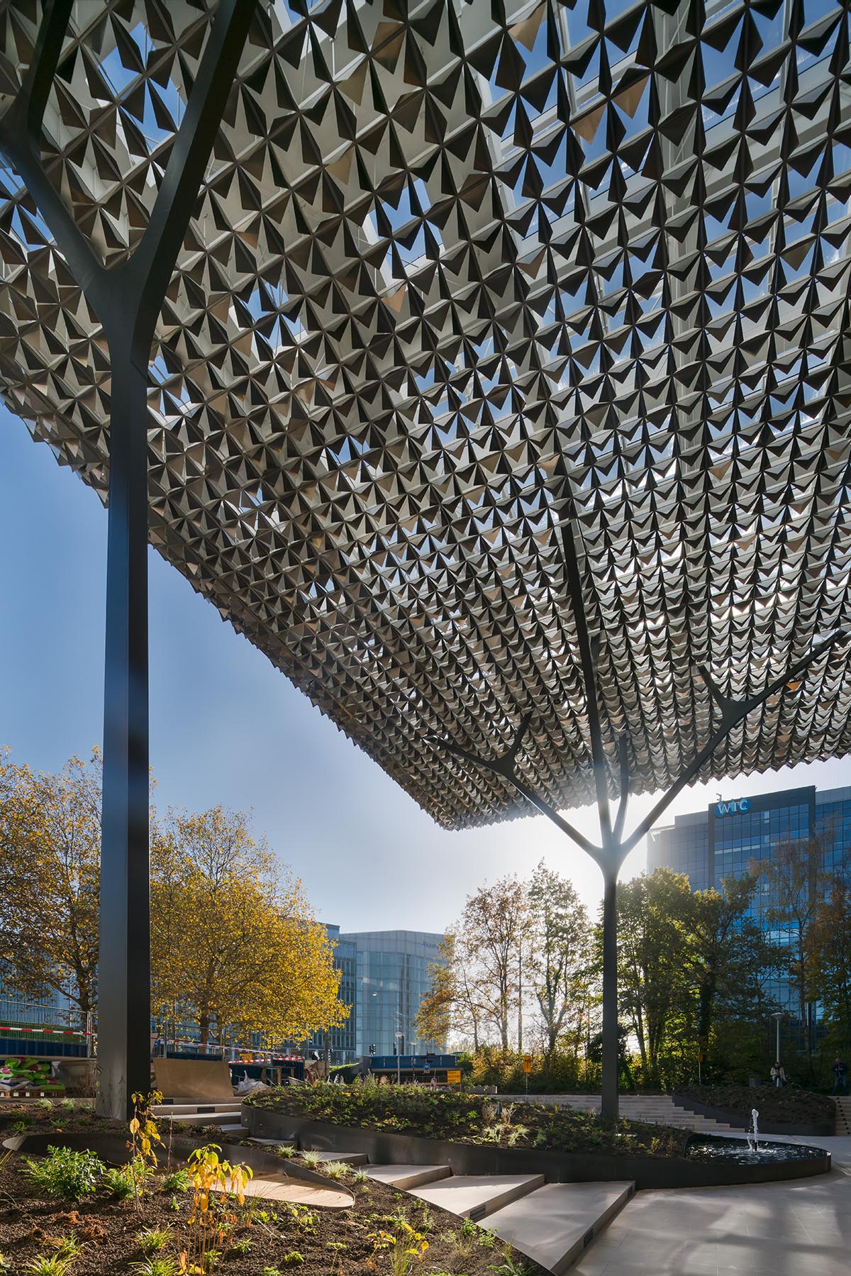 Benthem Crouwel Architects create forest-like effect for a new office building in Amsterdam