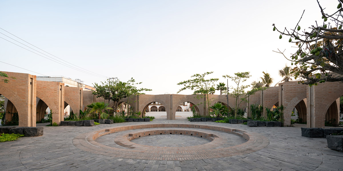 MMX revives public space with monolithic brick arcades in Jojutla, Mexico