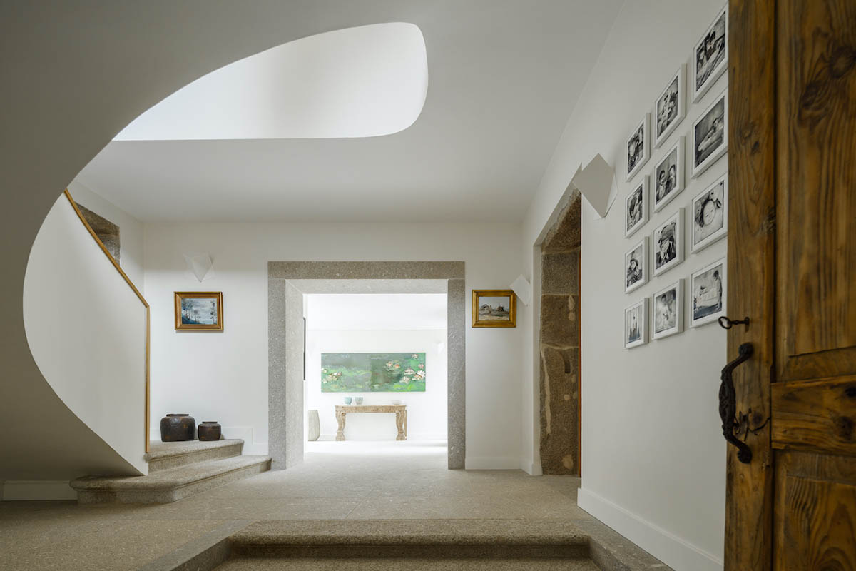 Ren Ito Architects' Casa Calçada: Subtle Restoration Blends History with Modern Comfort