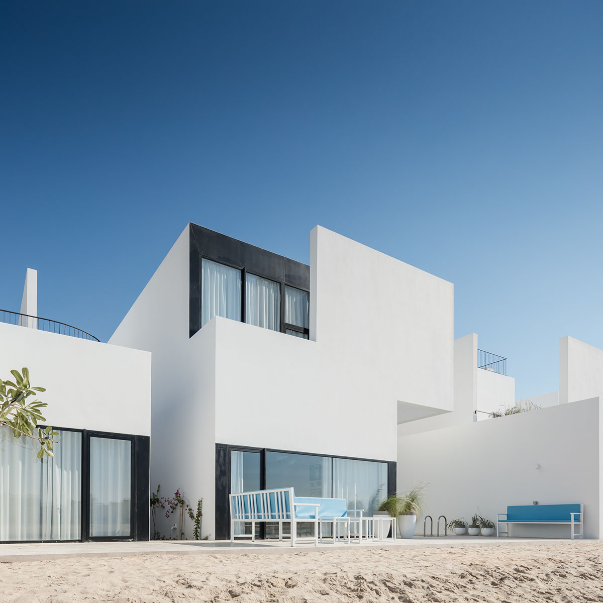 Associated Architects Partnership completes five villas with clear solid-void variations in Kuwait
