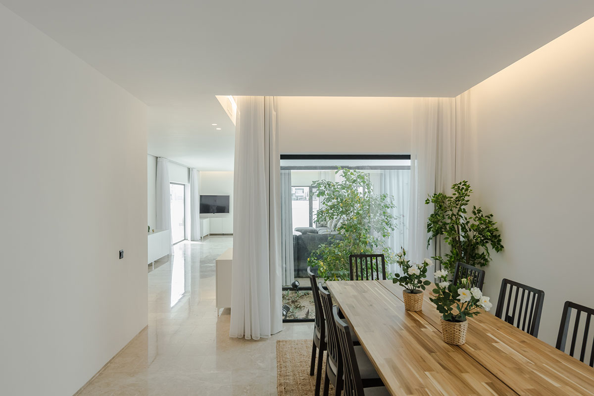 Associated Architects Partnership completes five villas with clear solid-void variations in Kuwait