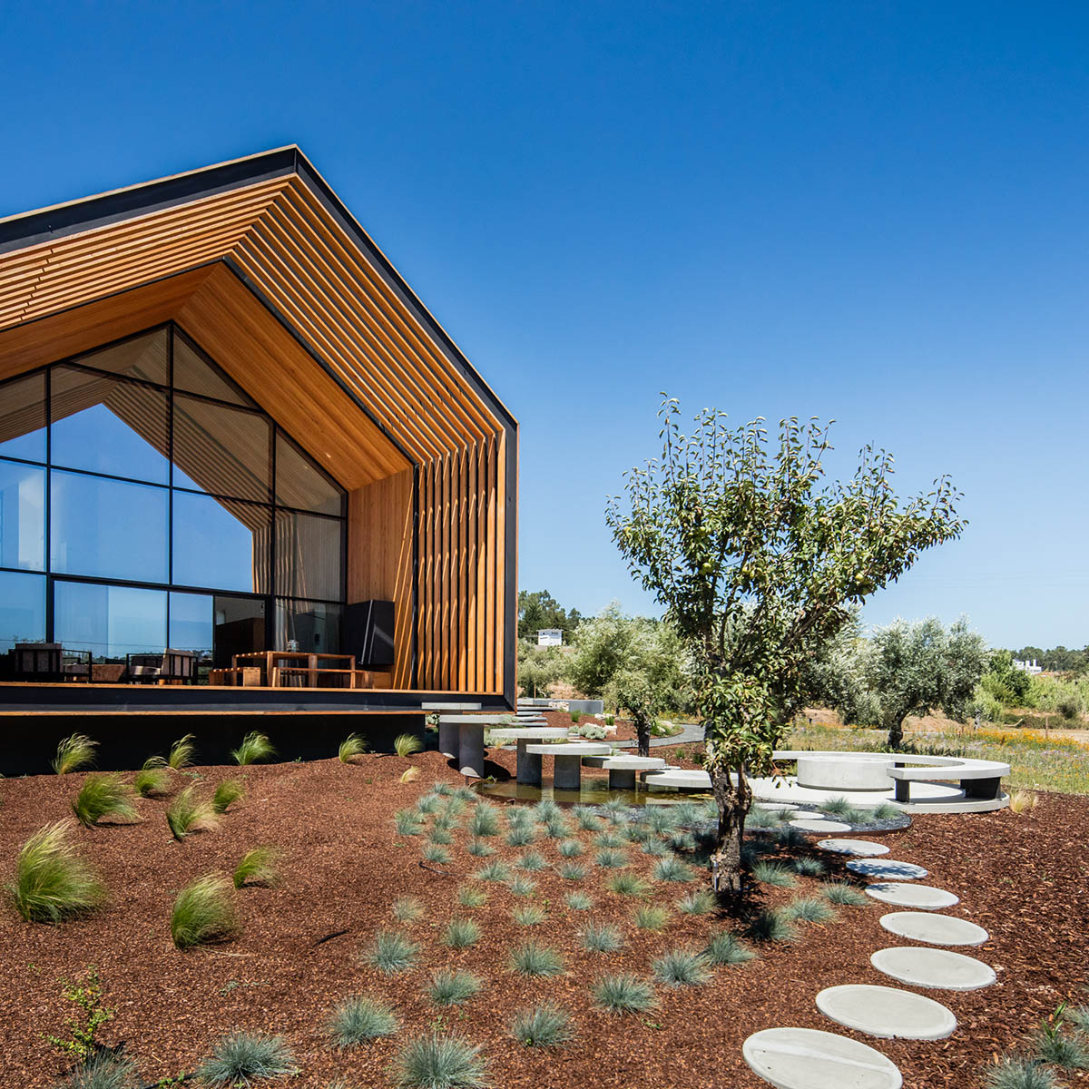 Filipe Saraiva integrates this single family house smoothly with existing landscape in Ourém
