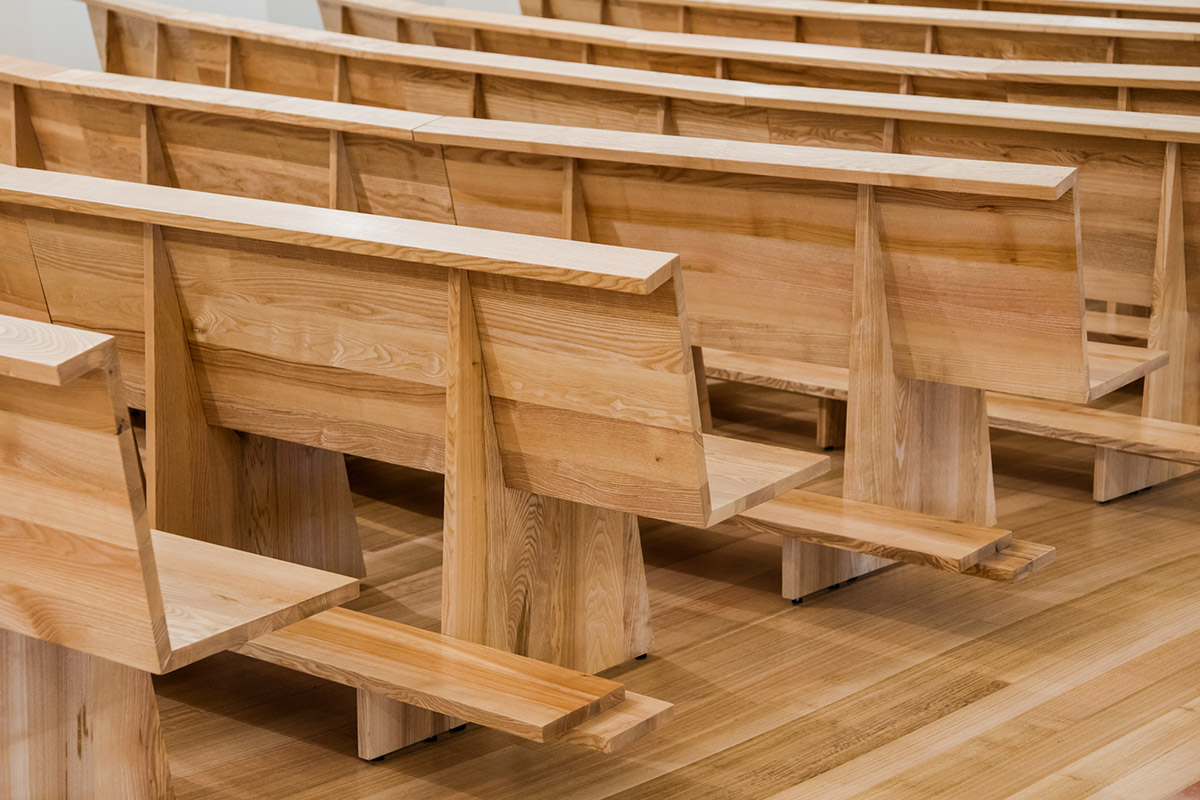 Hugo Correia completes elliptical church featuring sharp concrete lines in Portugal